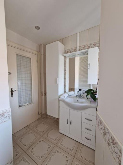 Beautiful Aparment Next To The Border 4 Room Saint-Louis (Haut-Rhin) Exterior photo